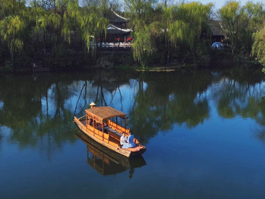 Boat Meditation for A Refreshing Summer