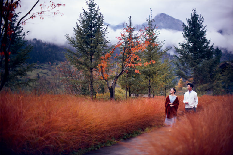 Lifestyle couple walking