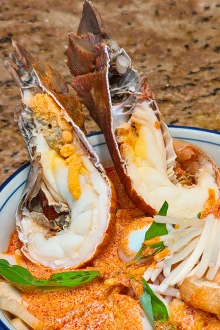 Kwee Zeen Slipper Lobster Laksa